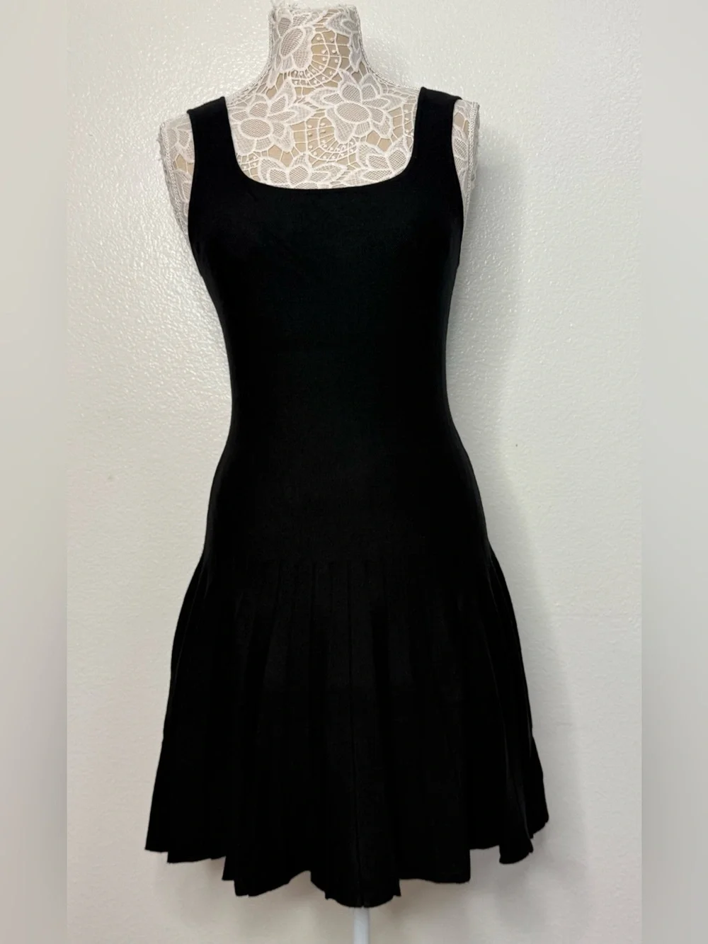 Pleated Knit Tank Dress - - Picture 4 of 11